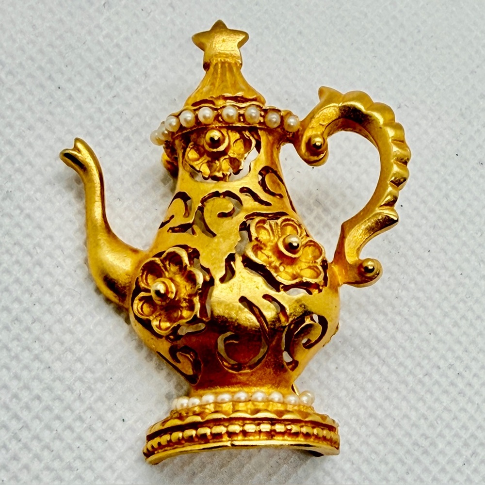 LESLIE BLOCK Signed‎ Gold Tone Openwork With Pearls Teapot Brooch Pin, Vintage